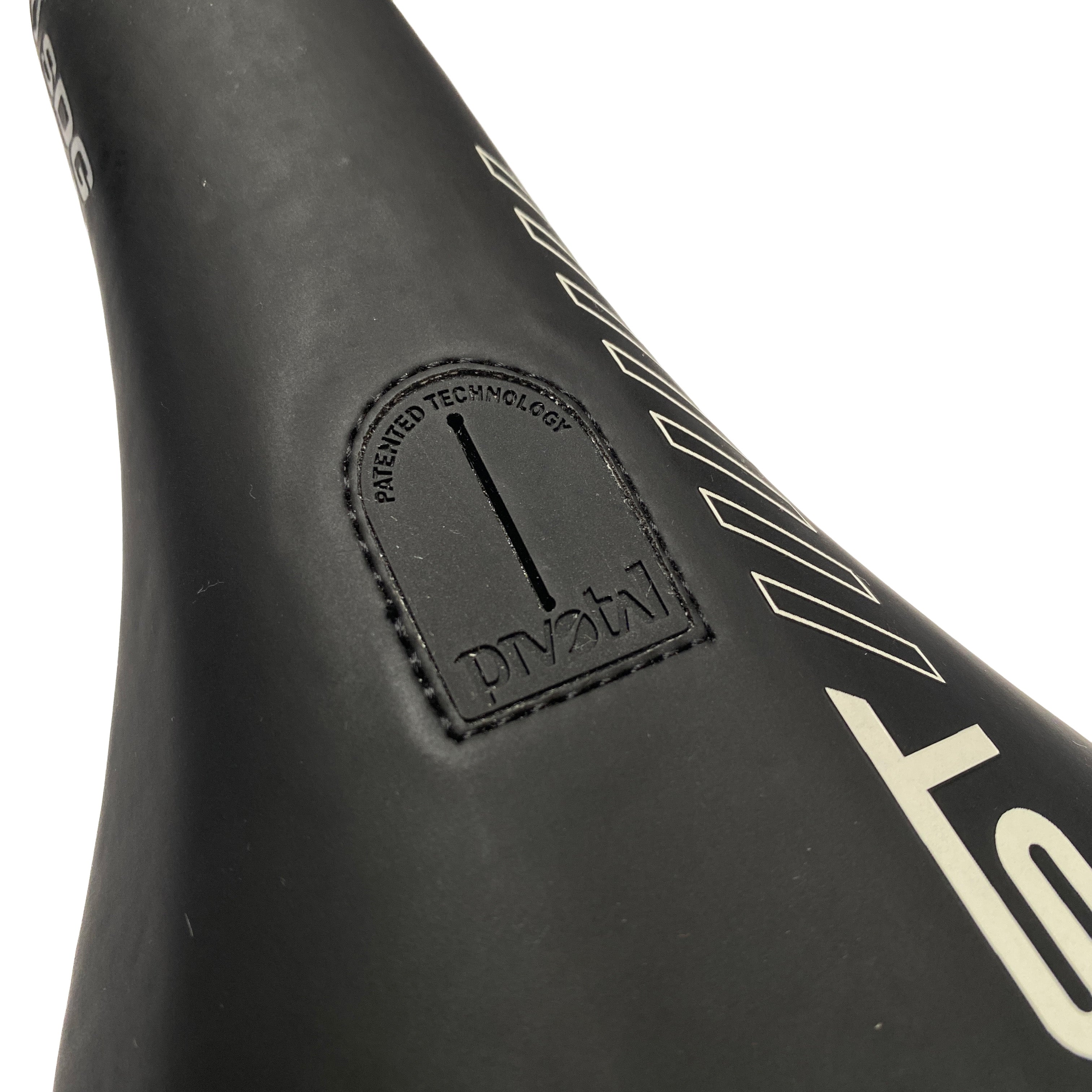 Urbanist Pivotal Saddle